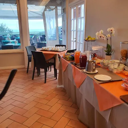 Acquaviva Park Bed & Breakfast