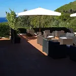 לינה וארוחת בוקר Acquaviva Park 3*