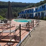 לינה וארוחת בוקר Acquaviva Park