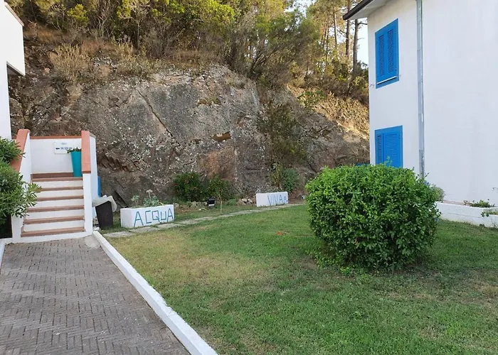 לינה וארוחת בוקר Acquaviva Park 3*